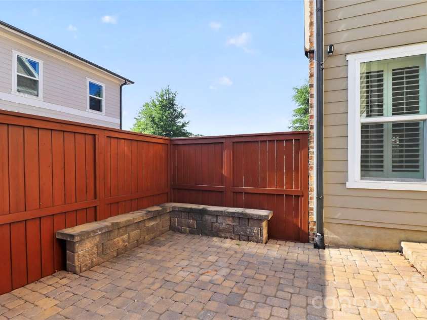 8910 Matthews Farm Lane, Charlotte, NC 28277.  MLS# CAR4405727, YatesRealty ID 39788. 