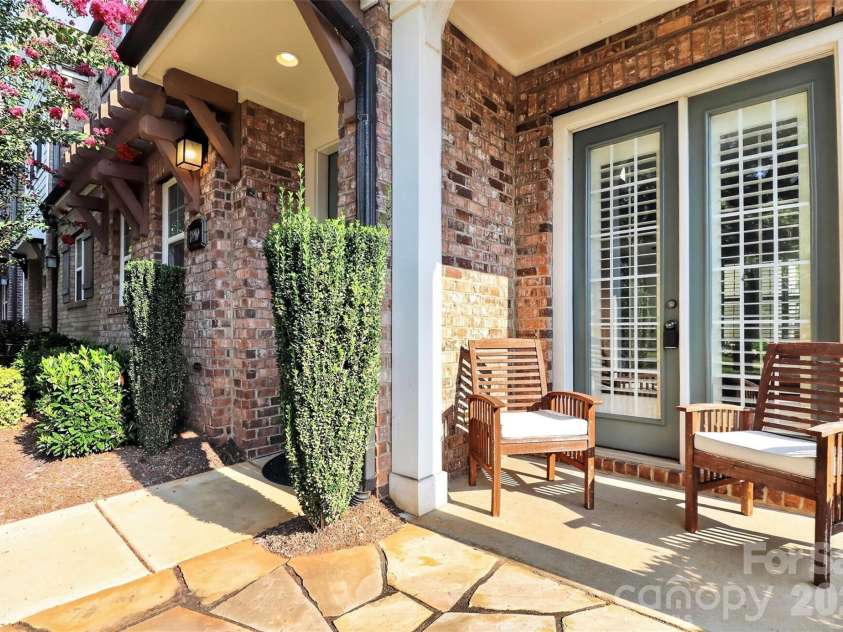 8910 Matthews Farm Lane, Charlotte, NC 28277.  MLS# CAR4405727, YatesRealty ID 39788. 