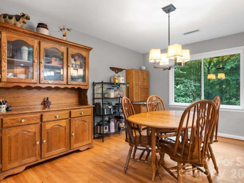 267 25th Avenue, Hickory, NC 28601.  MLS# CAR4405765, YatesRealty ID 39790. 