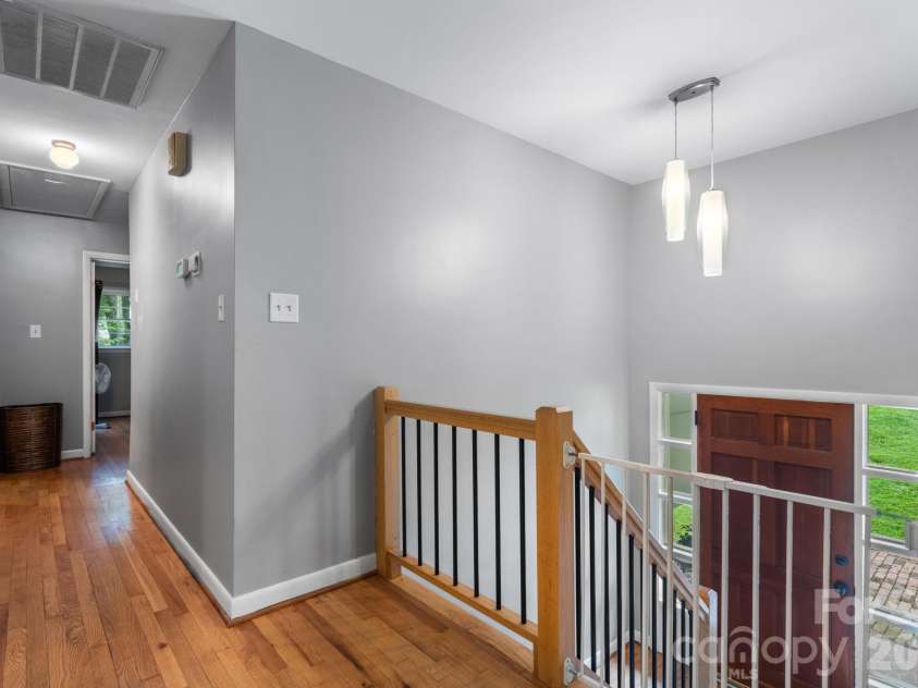267 25th Avenue, Hickory, NC 28601.  MLS# CAR4405765, YatesRealty ID 39790. 
