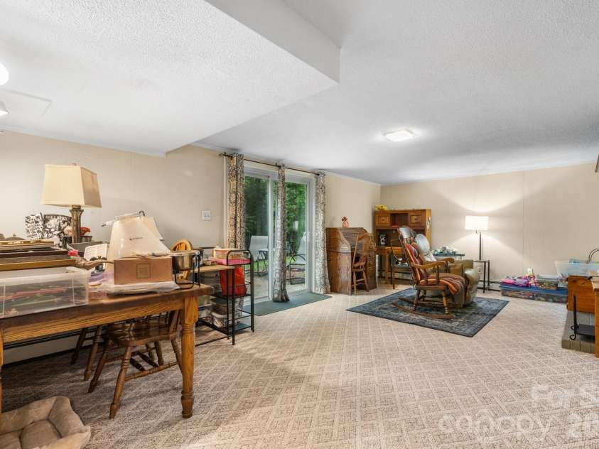 267 25th Avenue, Hickory, NC 28601.  MLS# CAR4405765, YatesRealty ID 39790. 