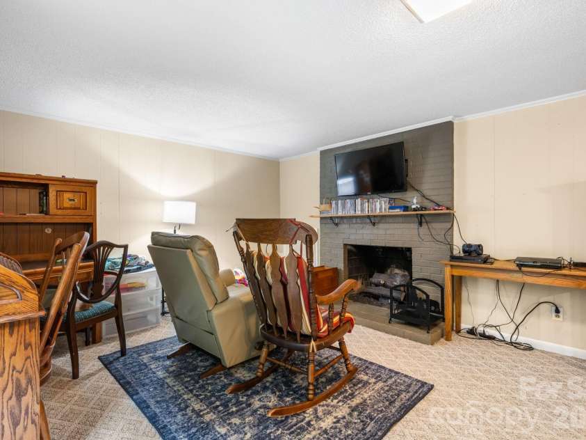 267 25th Avenue, Hickory, NC 28601.  MLS# CAR4405765, YatesRealty ID 39790. 