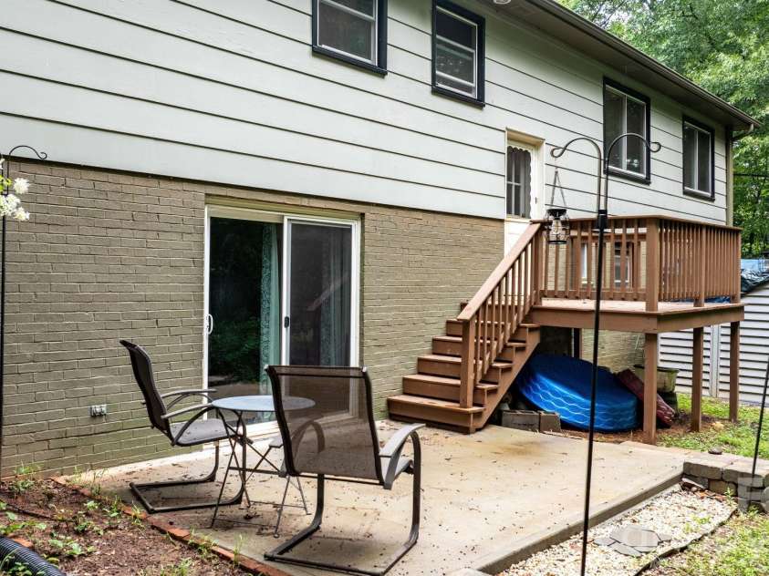 267 25th Avenue, Hickory, NC 28601.  MLS# CAR4405765, YatesRealty ID 39790. 