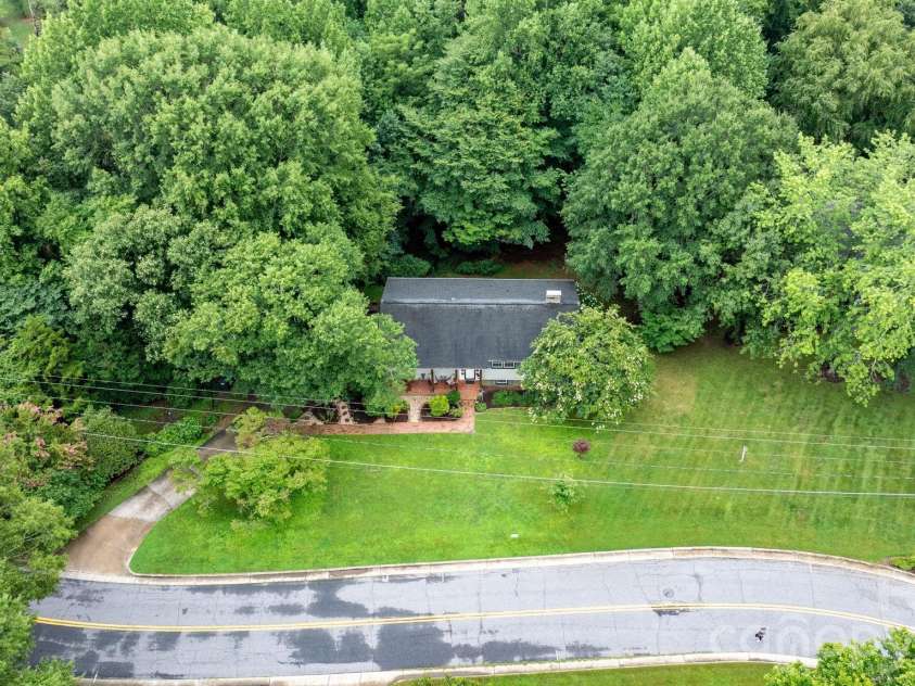 267 25th Avenue, Hickory, NC 28601.  MLS# CAR4405765, YatesRealty ID 39790. 