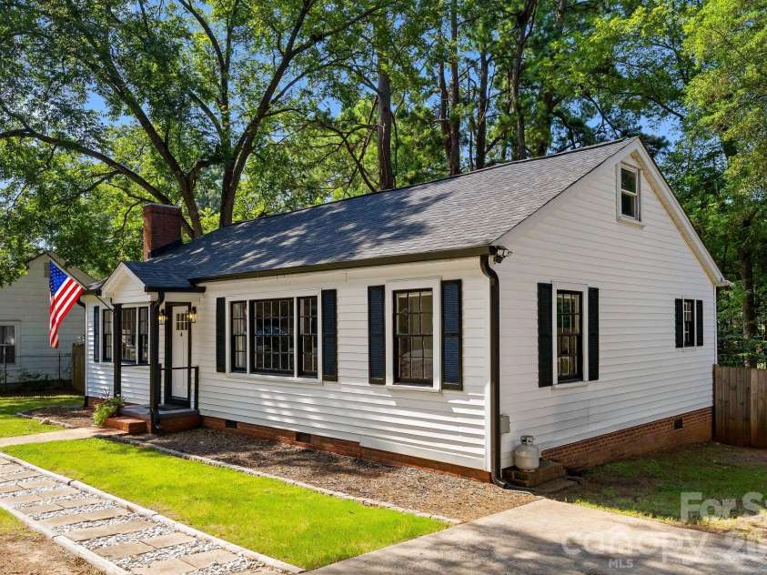 350 Jefferson Street, York, SC 29745.  MLS# CAR4405662, YatesRealty ID 39791. 