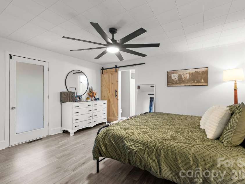 350 Jefferson Street, York, SC 29745.  MLS# CAR4405662, YatesRealty ID 39791. 