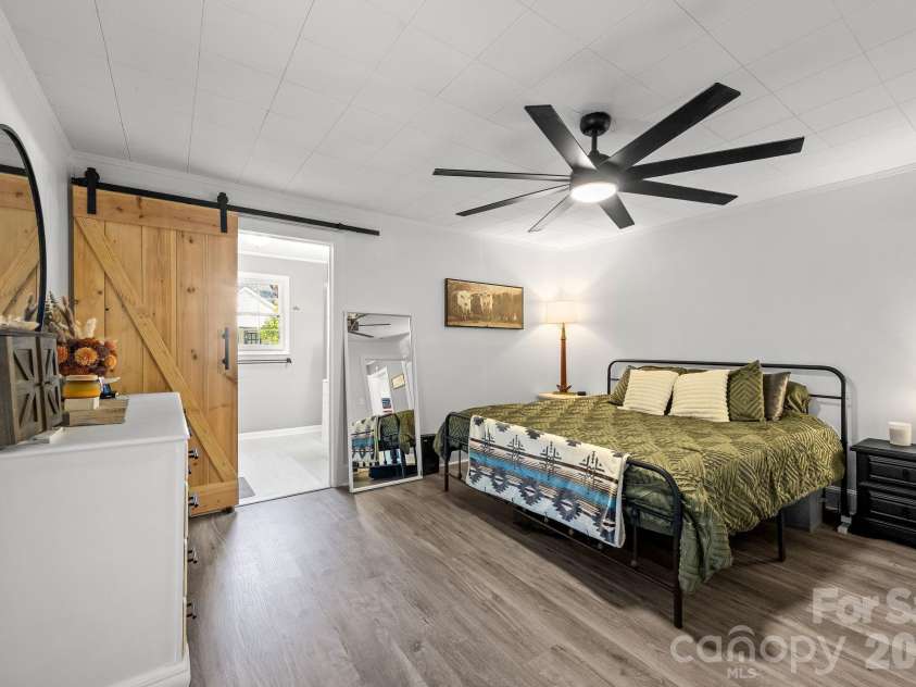 350 Jefferson Street, York, SC 29745.  MLS# CAR4405662, YatesRealty ID 39791. 