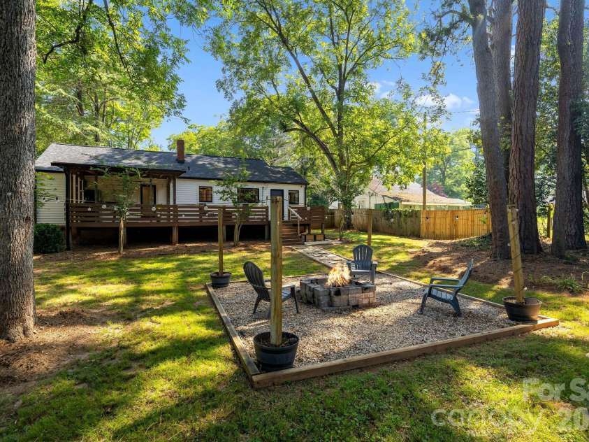 350 Jefferson Street, York, SC 29745.  MLS# CAR4405662, YatesRealty ID 39791. 