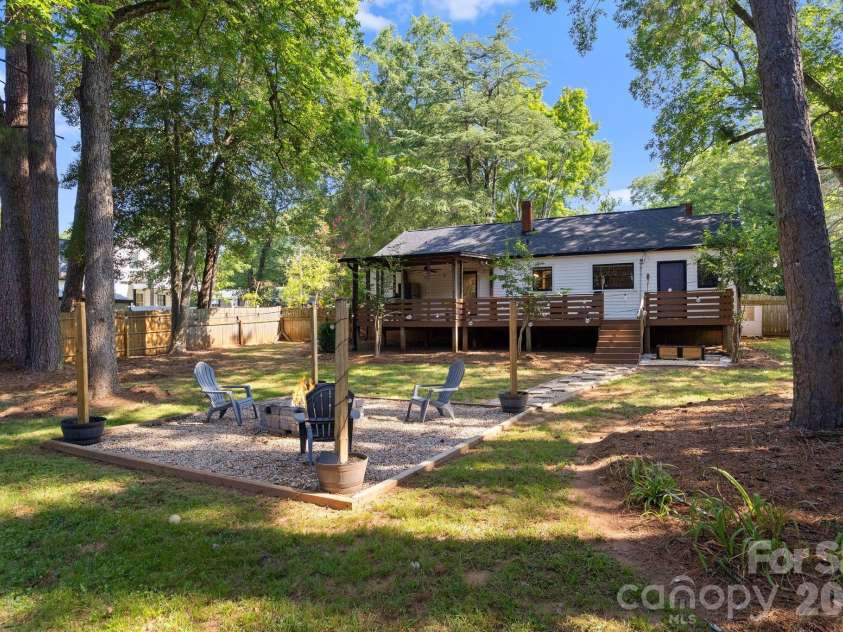 350 Jefferson Street, York, SC 29745.  MLS# CAR4405662, YatesRealty ID 39791. 