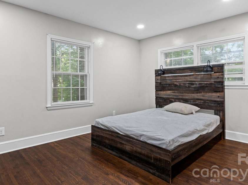 7515 Shady Lane, Charlotte, NC 28215.  MLS# CAR4405642, YatesRealty ID 39792. 