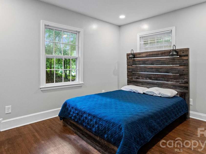 7515 Shady Lane, Charlotte, NC 28215.  MLS# CAR4405642, YatesRealty ID 39792. 