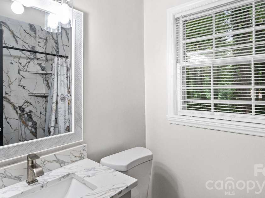 7515 Shady Lane, Charlotte, NC 28215.  MLS# CAR4405642, YatesRealty ID 39792. 