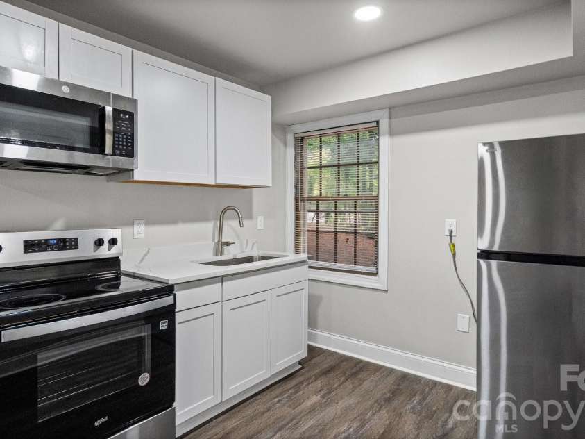 7515 Shady Lane, Charlotte, NC 28215.  MLS# CAR4405642, YatesRealty ID 39792. 