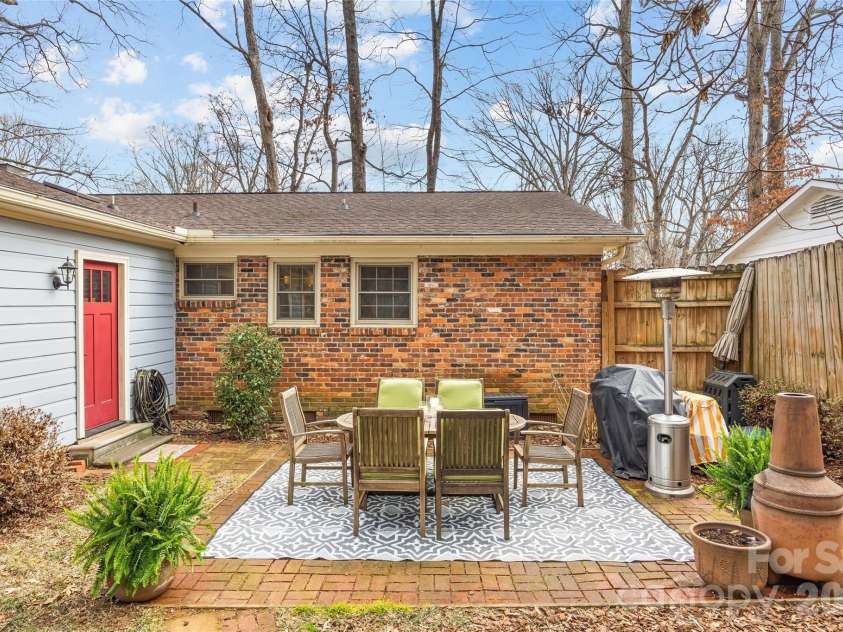 6326 Rosecrest Drive, Charlotte, NC 28210.  MLS# CAR4405630, YatesRealty ID 39794. 