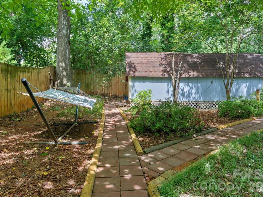 6326 Rosecrest Drive, Charlotte, NC 28210.  MLS# CAR4405630, YatesRealty ID 39794. 