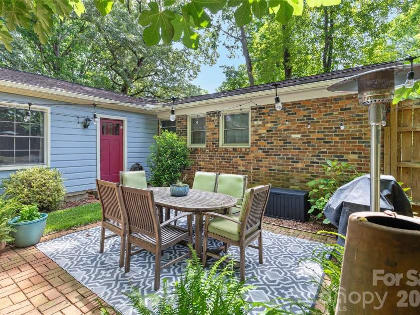 6326 Rosecrest Drive, Charlotte, NC 28210.  MLS# CAR4405630, YatesRealty ID 39794. Brick Paver Patio