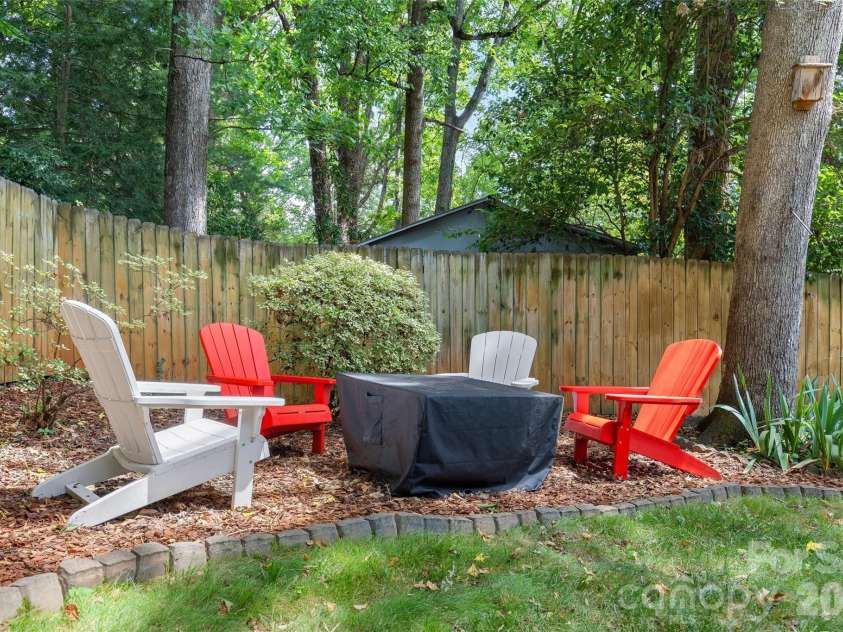 6326 Rosecrest Drive, Charlotte, NC 28210.  MLS# CAR4405630, YatesRealty ID 39794. Firepit