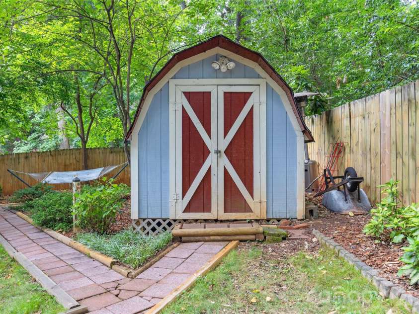 6326 Rosecrest Drive, Charlotte, NC 28210.  MLS# CAR4405630, YatesRealty ID 39794. Storage Shed