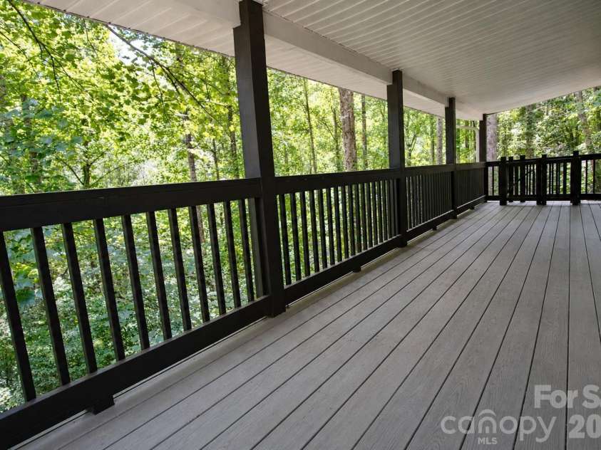 47 Caribou Lane, Burnsville, NC 28714.  MLS# CAR4405502, YatesRealty ID 39795. 2nd story deck