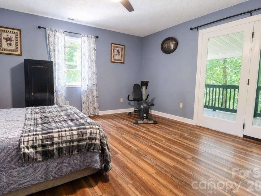 47 Caribou Lane, Burnsville, NC 28714.  MLS# CAR4405502, YatesRealty ID 39795. 