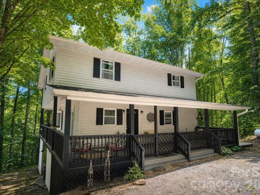 47 Caribou Lane, Burnsville, NC 28714.  MLS# CAR4405502, YatesRealty ID 39795. 