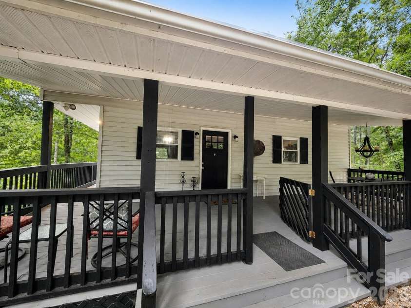 47 Caribou Lane, Burnsville, NC 28714.  MLS# CAR4405502, YatesRealty ID 39795. 