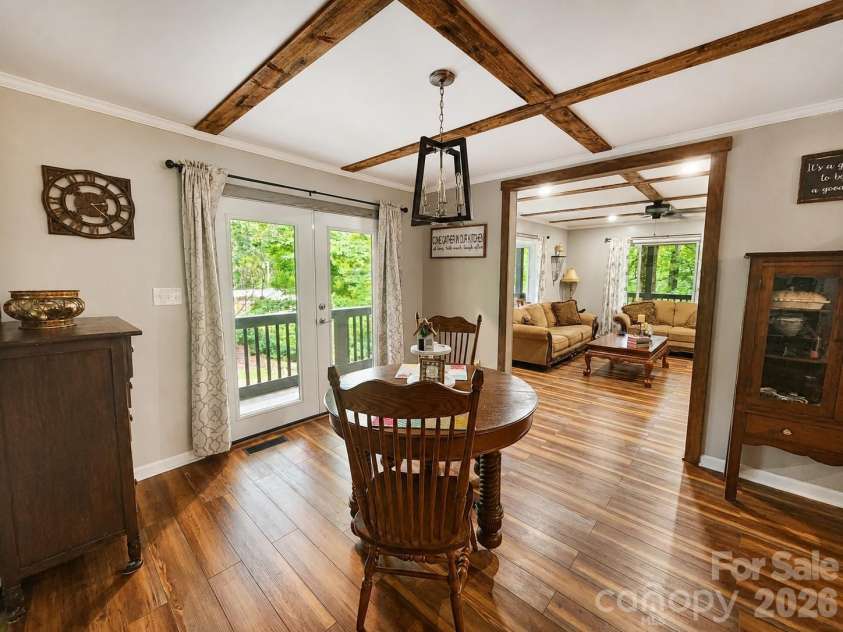 47 Caribou Lane, Burnsville, NC 28714.  MLS# CAR4405502, YatesRealty ID 39795. 