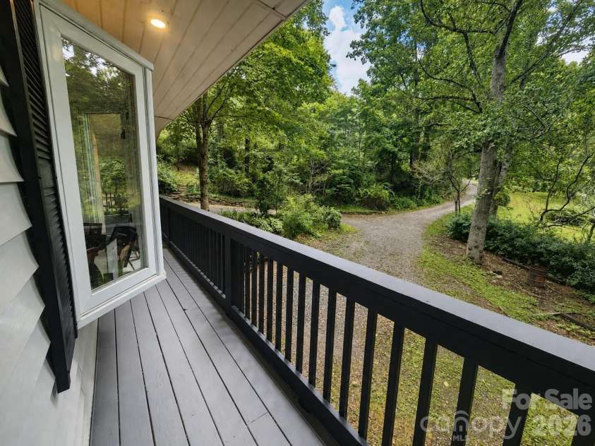 47 Caribou Lane, Burnsville, NC 28714.  MLS# CAR4405502, YatesRealty ID 39795. 