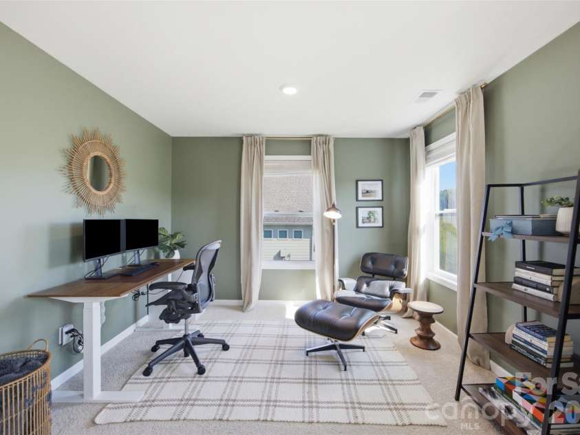 5821 Casper Drive, Charlotte, NC 28214.  MLS# CAR4405553, YatesRealty ID 39797. Office/sitting area in primary bedroom.