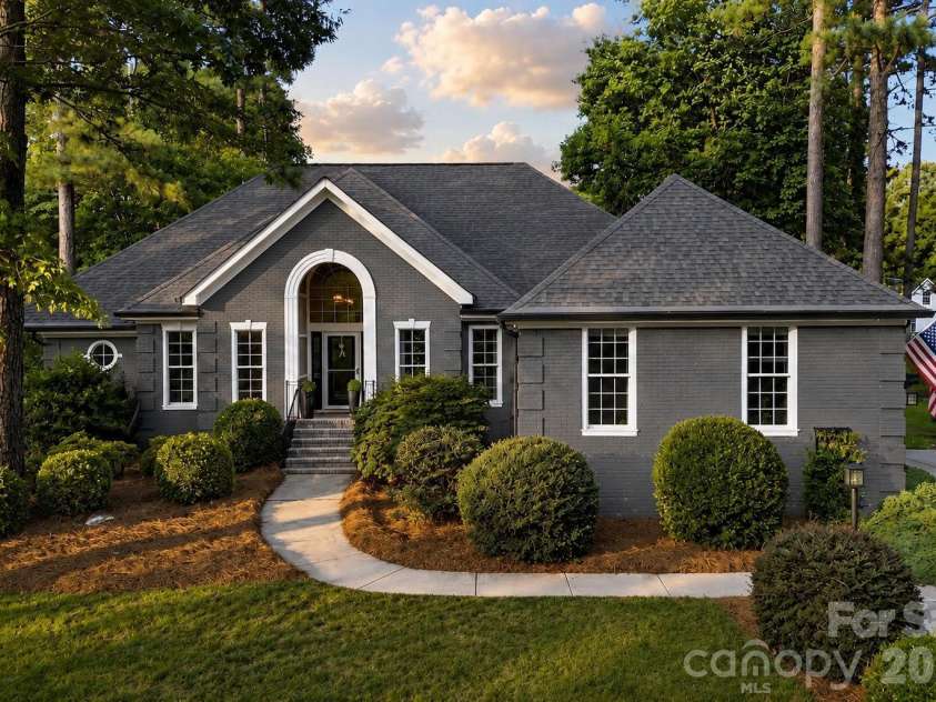133 Lake Pine Road, Mooresville, NC 28117.  MLS# CAR4405559, YatesRealty ID 39798. 
