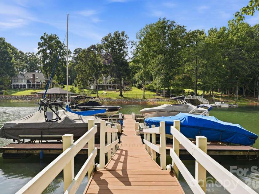 133 Lake Pine Road, Mooresville, NC 28117.  MLS# CAR4405559, YatesRealty ID 39798. 