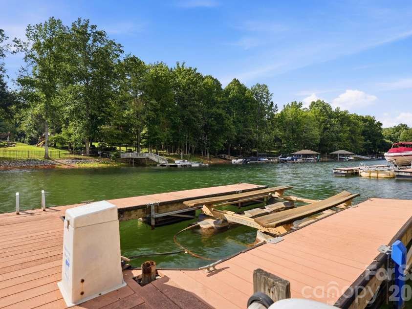 133 Lake Pine Road, Mooresville, NC 28117.  MLS# CAR4405559, YatesRealty ID 39798. 