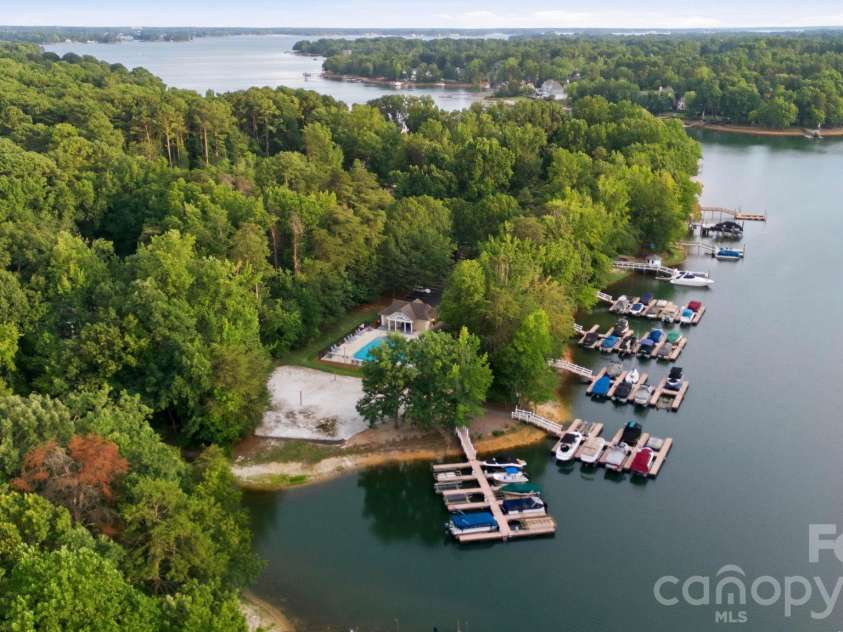 133 Lake Pine Road, Mooresville, NC 28117.  MLS# CAR4405559, YatesRealty ID 39798. 
