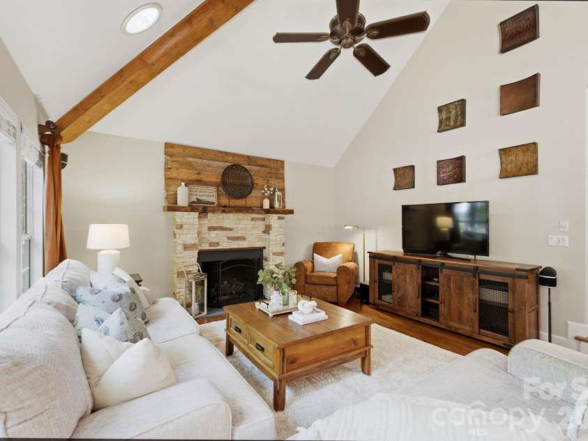 133 Lake Pine Road, Mooresville, NC 28117.  MLS# CAR4405559, YatesRealty ID 39798. 
