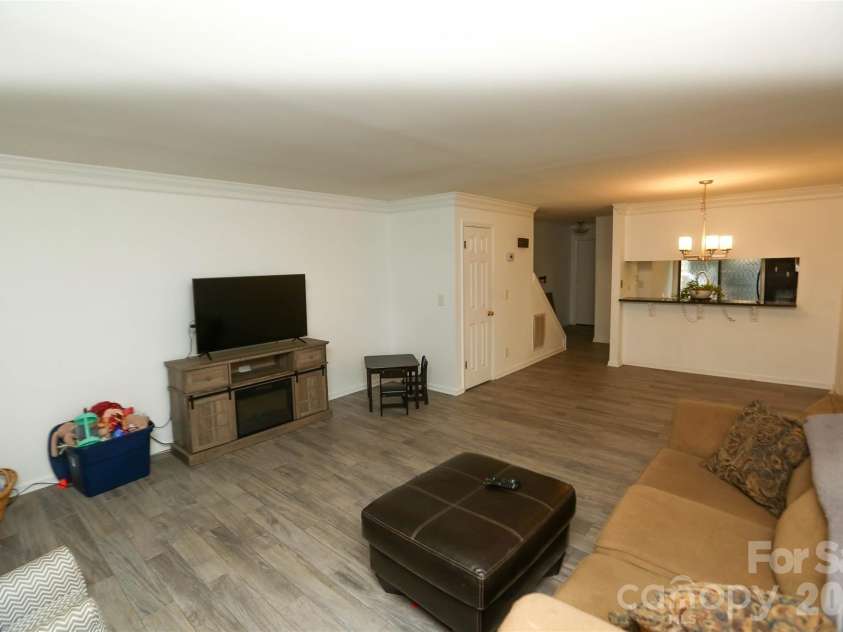 413 Eastwood Drive, Salisbury, NC 28146.  MLS# CAR4405377, YatesRealty ID 39799. 