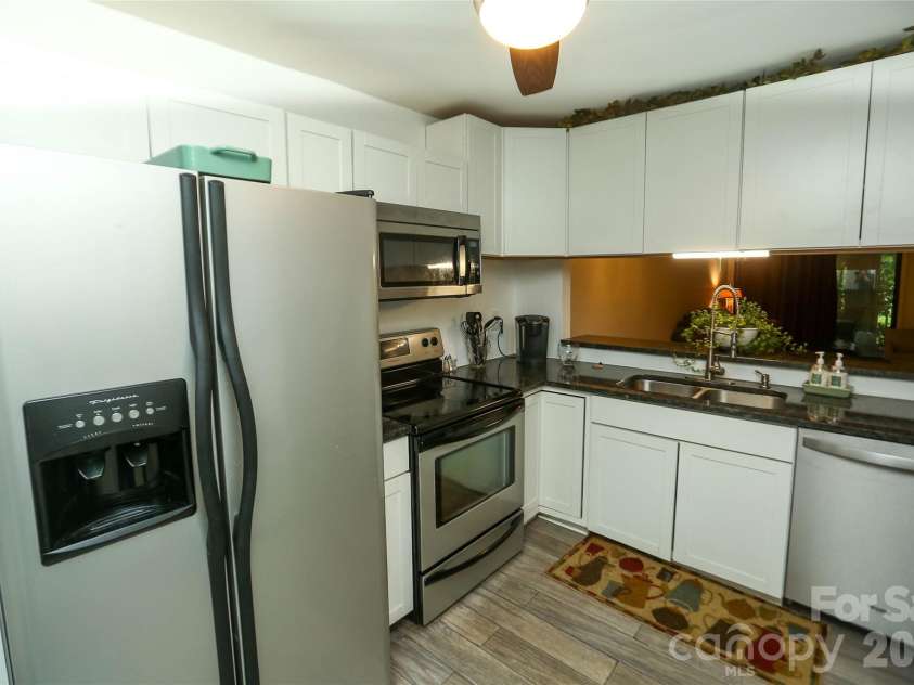 413 Eastwood Drive, Salisbury, NC 28146.  MLS# CAR4405377, YatesRealty ID 39799. 