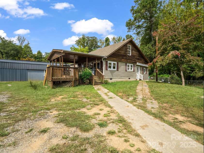 1761 Old Haywood Road, Asheville, NC 28806.  MLS# CAR4307370, YatesRealty ID 398. 