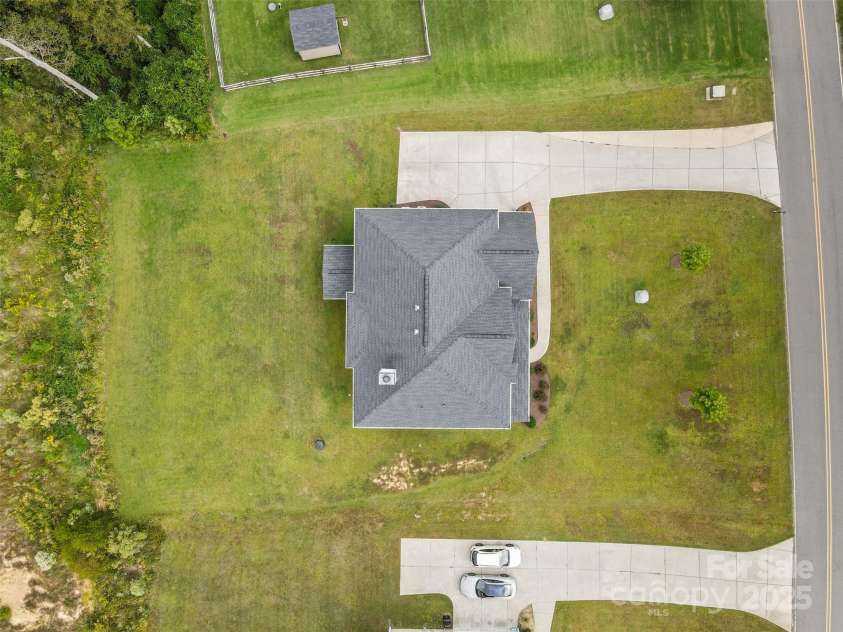 2633 Lakefront Drive, Belmont, NC 28012.  MLS# CAR4310302, YatesRealty ID 398. 