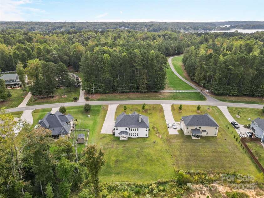 2633 Lakefront Drive, Belmont, NC 28012.  MLS# CAR4310302, YatesRealty ID 398. 