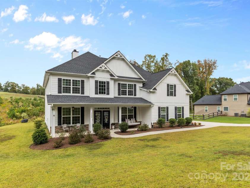 2633 Lakefront Drive, Belmont, NC 28012.  MLS# CAR4310302, YatesRealty ID 398. 