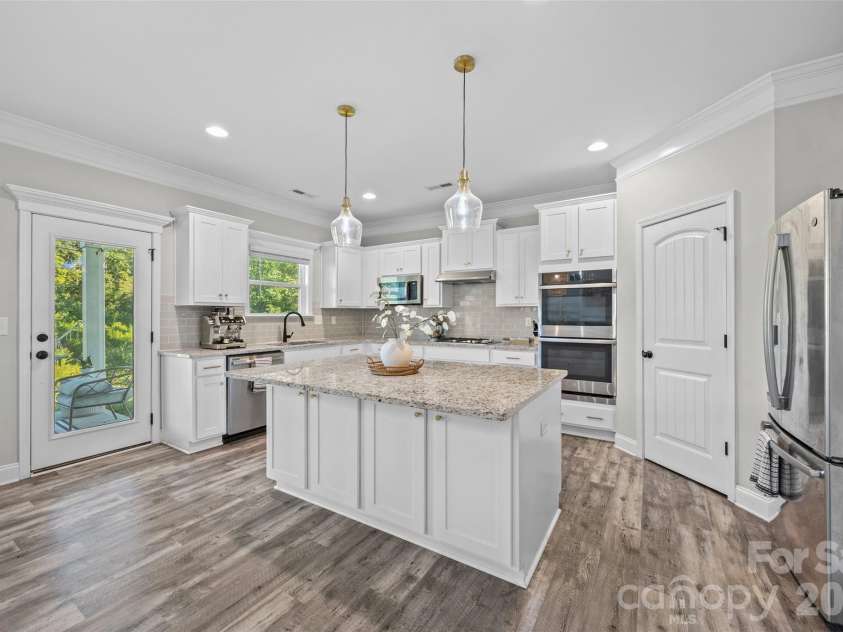 2633 Lakefront Drive, Belmont, NC 28012.  MLS# CAR4422576, YatesRealty ID 398. 