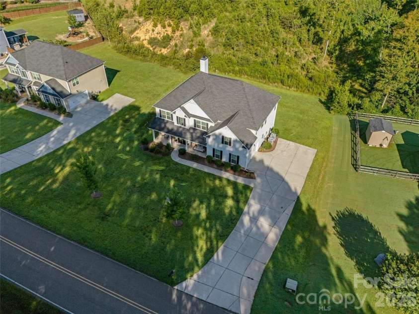 2633 Lakefront Drive, Belmont, NC 28012.  MLS# CAR4422576, YatesRealty ID 398. 