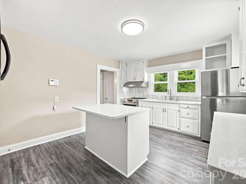 110 Confederate Avenue, Salisbury, NC 28144.  MLS# CAR4405453, YatesRealty ID 39800. 