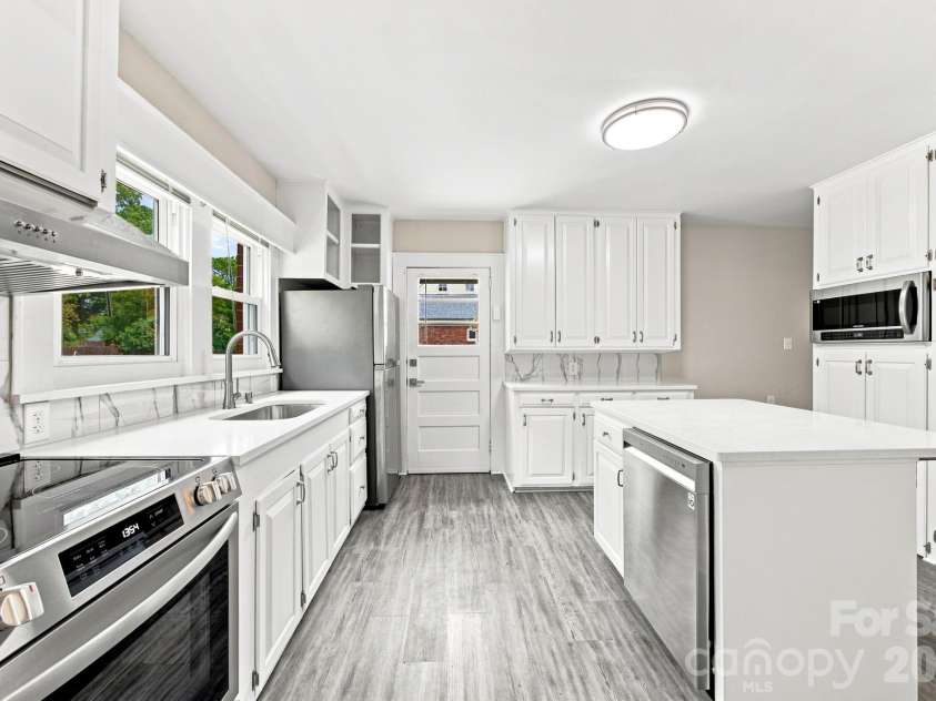 110 Confederate Avenue, Salisbury, NC 28144.  MLS# CAR4405453, YatesRealty ID 39800. 