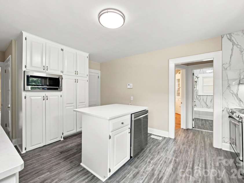 110 Confederate Avenue, Salisbury, NC 28144.  MLS# CAR4405453, YatesRealty ID 39800. 