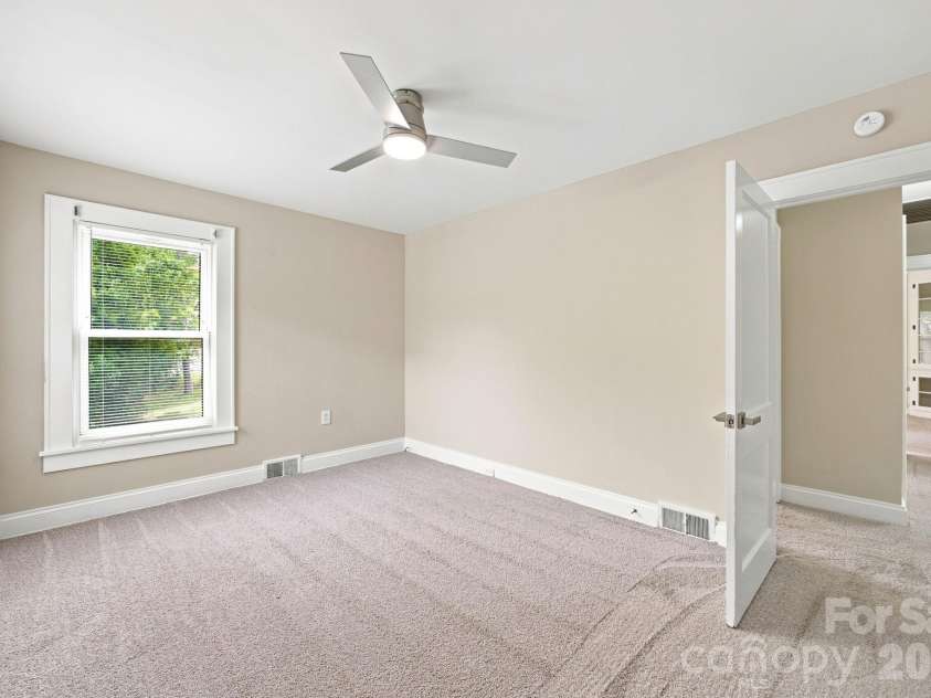 110 Confederate Avenue, Salisbury, NC 28144.  MLS# CAR4405453, YatesRealty ID 39800. 