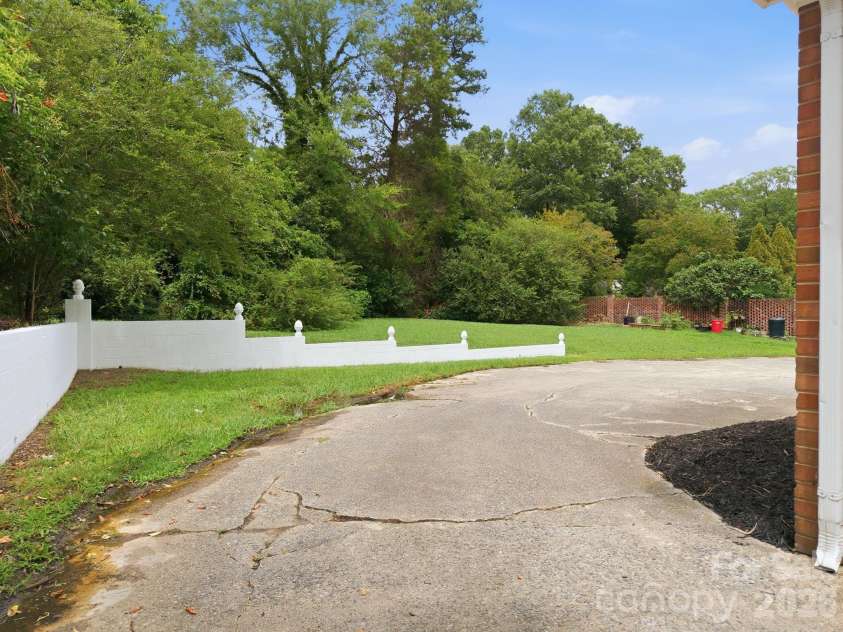 110 Confederate Avenue, Salisbury, NC 28144.  MLS# CAR4405453, YatesRealty ID 39800. 
