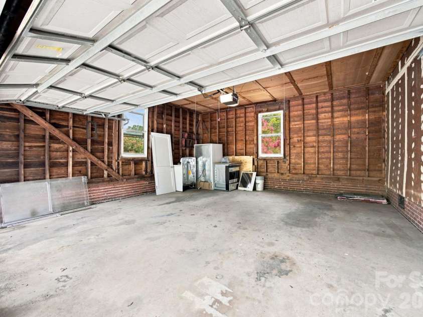 110 Confederate Avenue, Salisbury, NC 28144.  MLS# CAR4405453, YatesRealty ID 39800. Garage