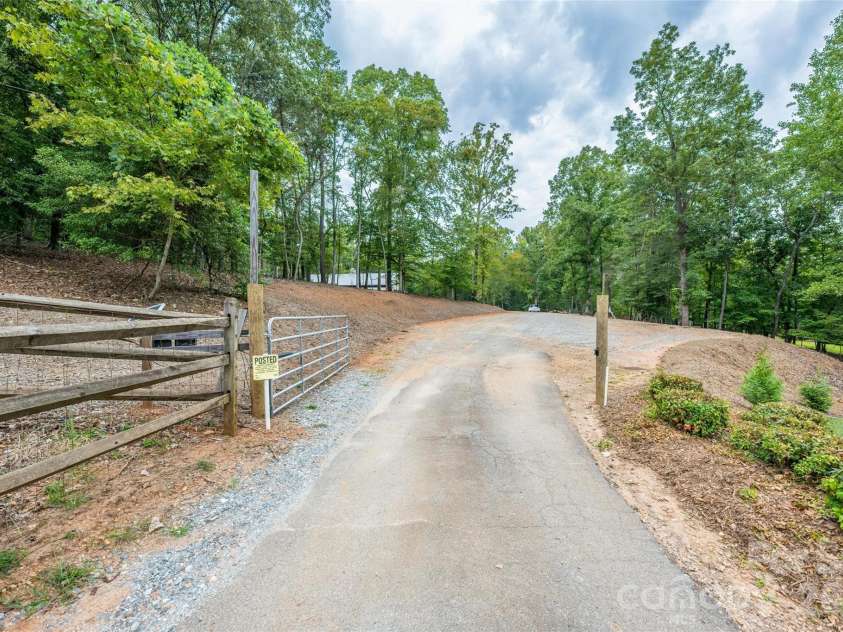 1147 Whispering Winds Drive, Catawba, NC 28609.  MLS# CAR4405476, YatesRealty ID 39802. 