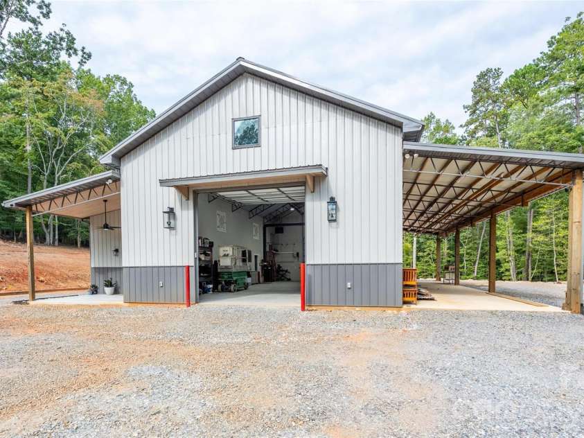 1147 Whispering Winds Drive, Catawba, NC 28609.  MLS# CAR4405476, YatesRealty ID 39802. 
